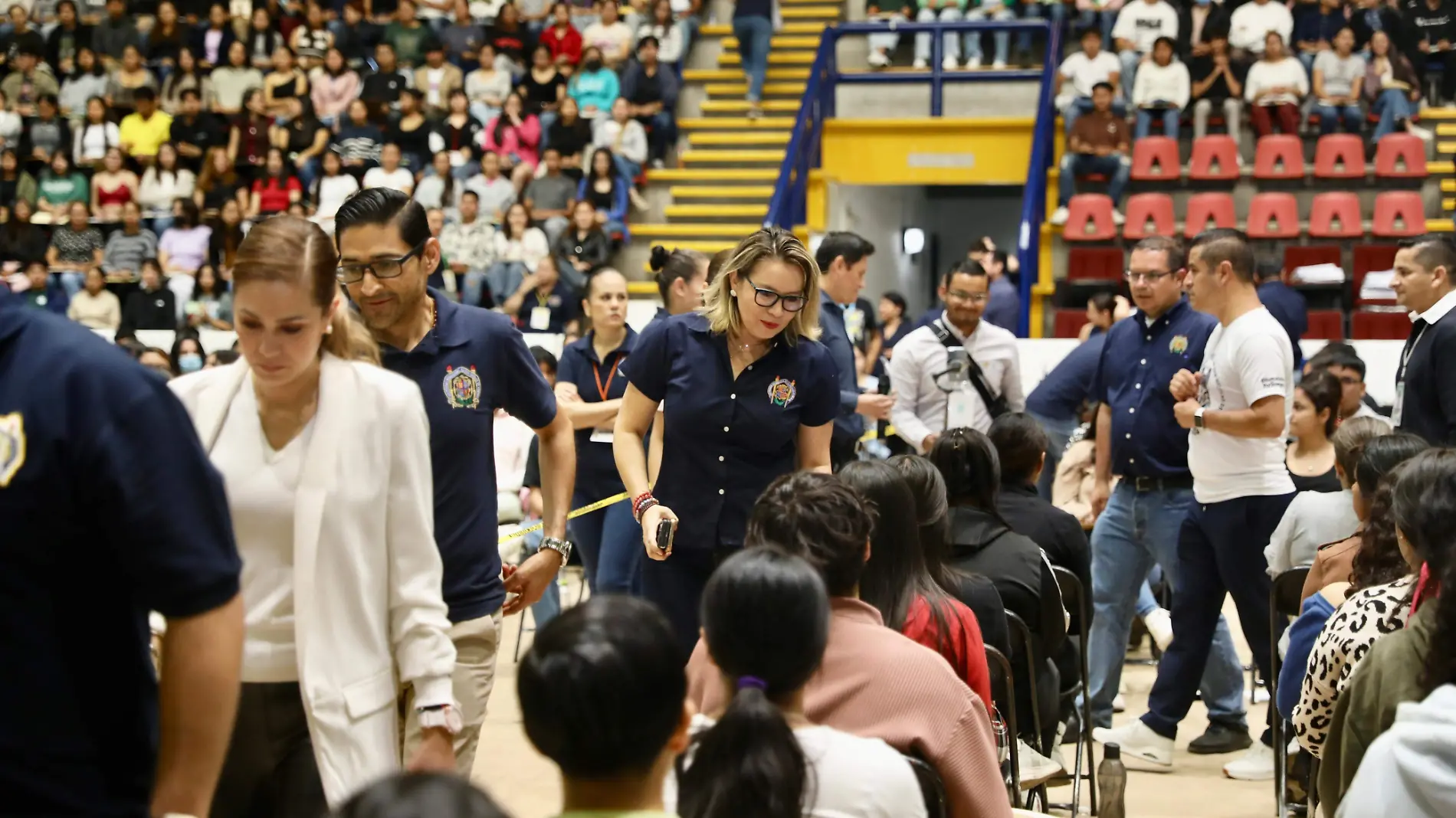 Yarabí Avila, rectora de la UMSNH, en examen de admisión